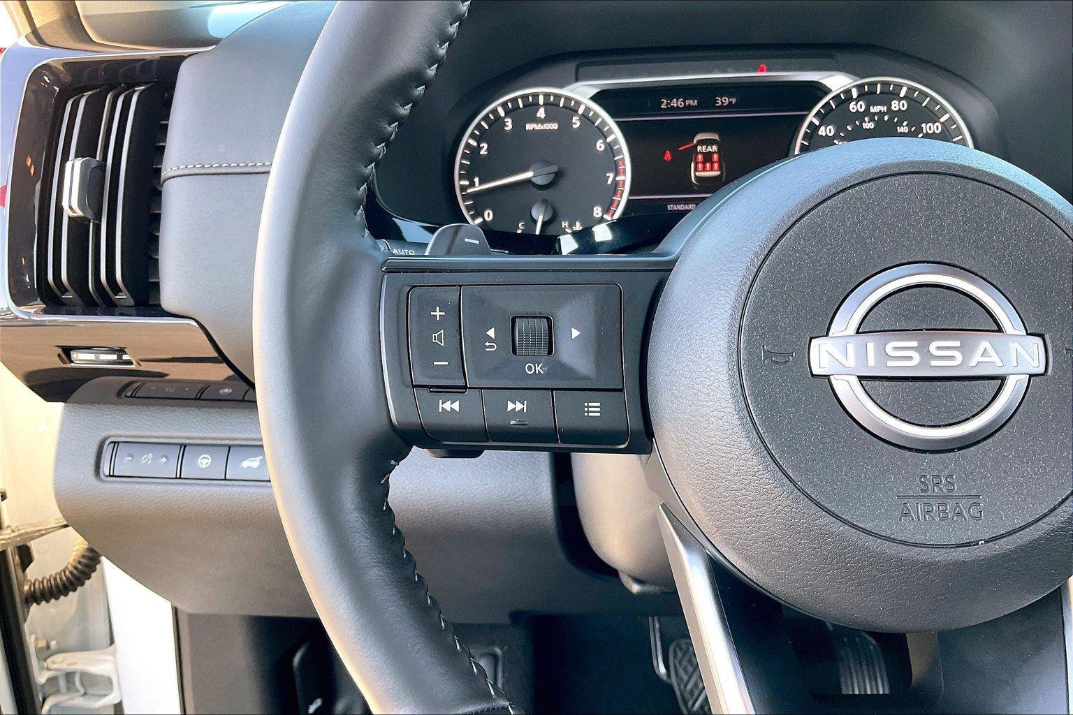 Used 2025 Nissan Pathfinder SV w/ SV Premium Package image 18