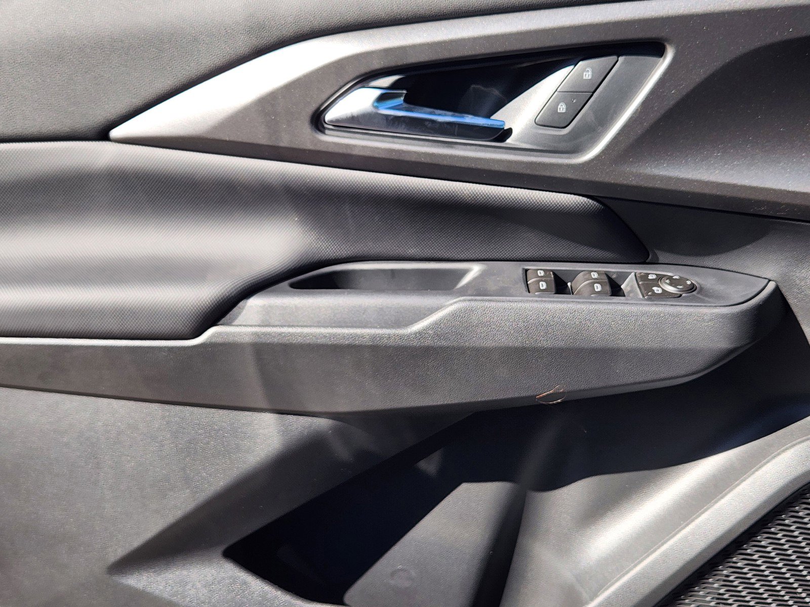 New 2026 Chevrolet Equinox EV LT w/ Comfort Package image 17