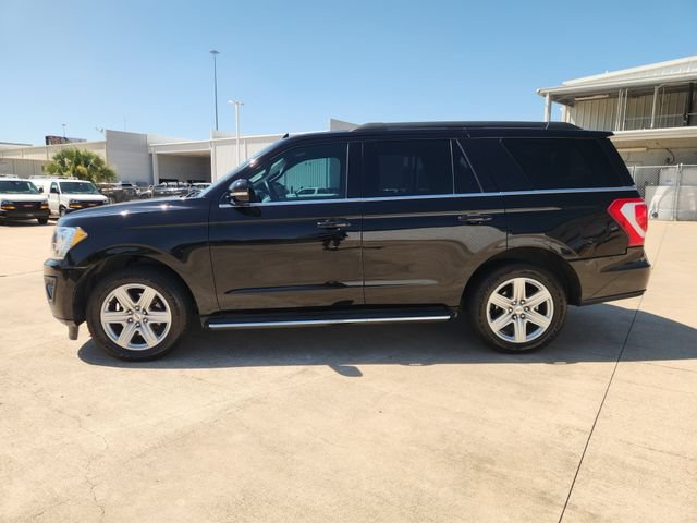 Used 2019 Ford Expedition XLT w/ Equipment Group 202A RWD image 4