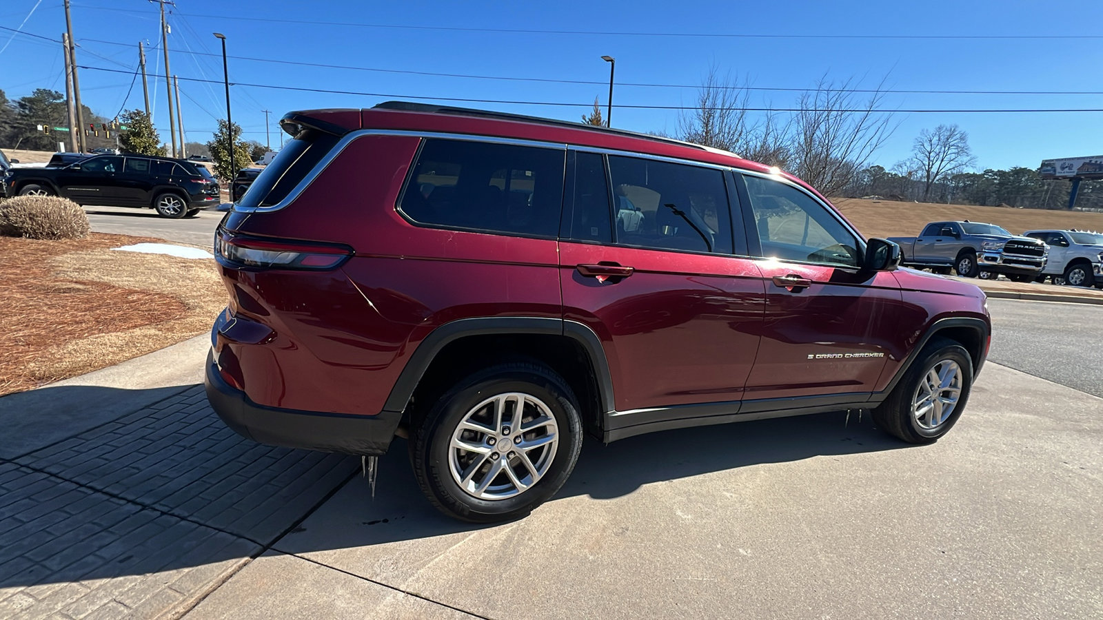 Certified 2024 Jeep Grand Cherokee L Laredo image 8