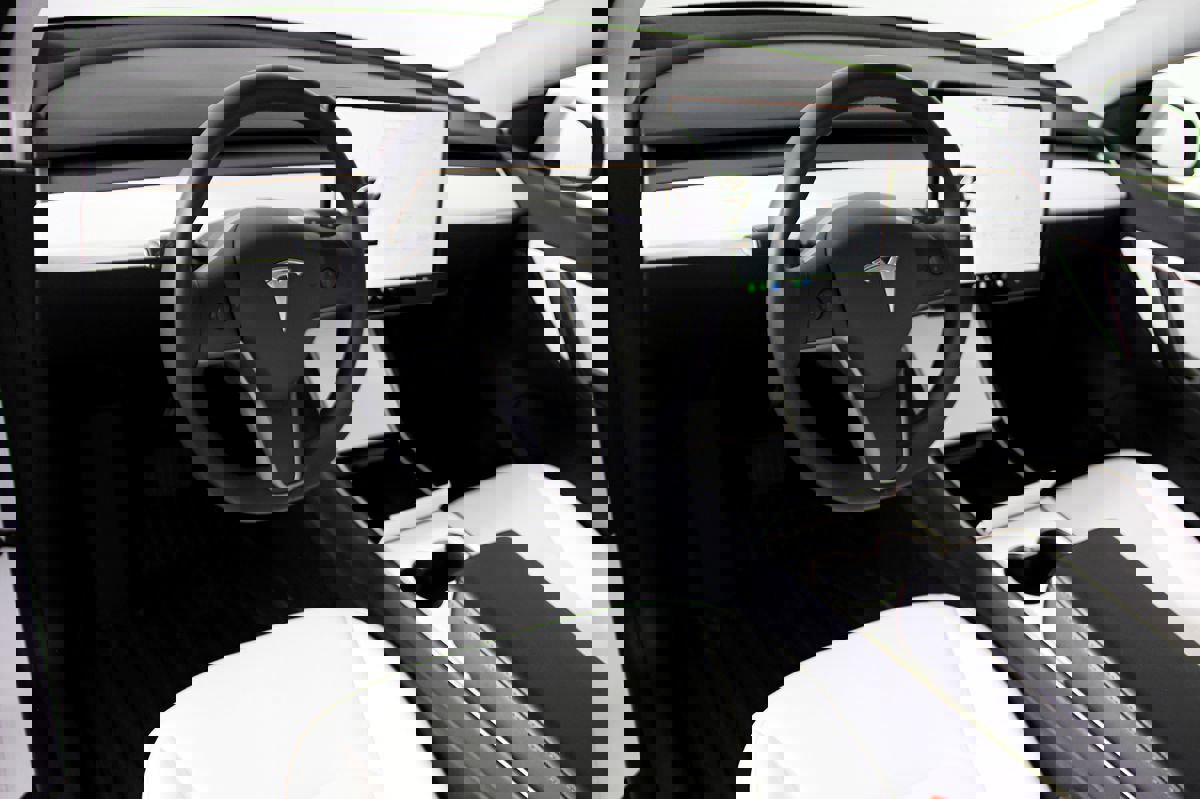 Used 2020 Tesla Model Y Long Range image 19