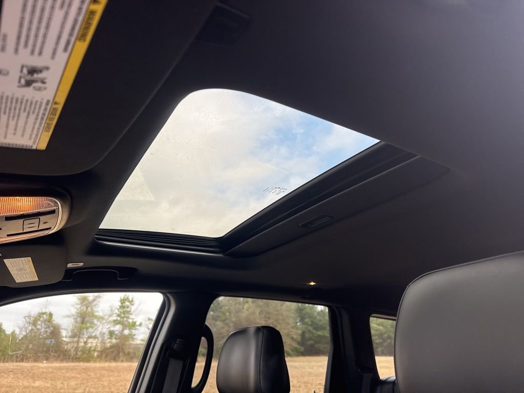 Used 2022 Jeep Grand Cherokee Limited AWD/4WD image 17