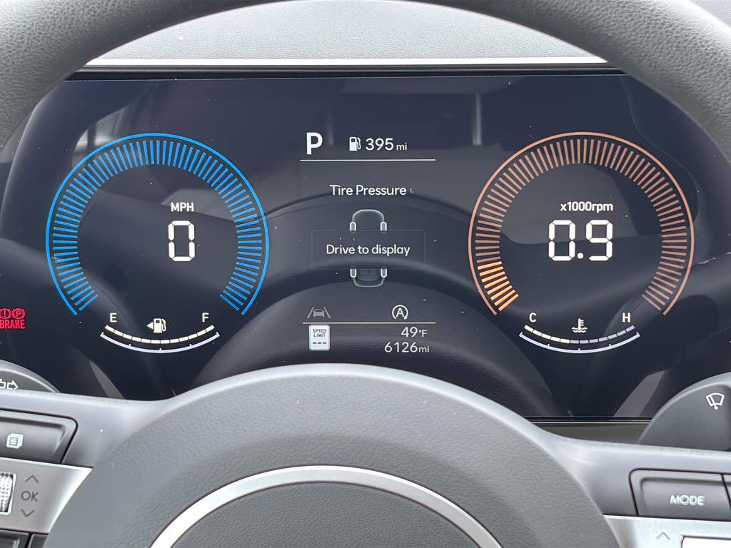 Certified 2025 Hyundai Tucson SE image 28