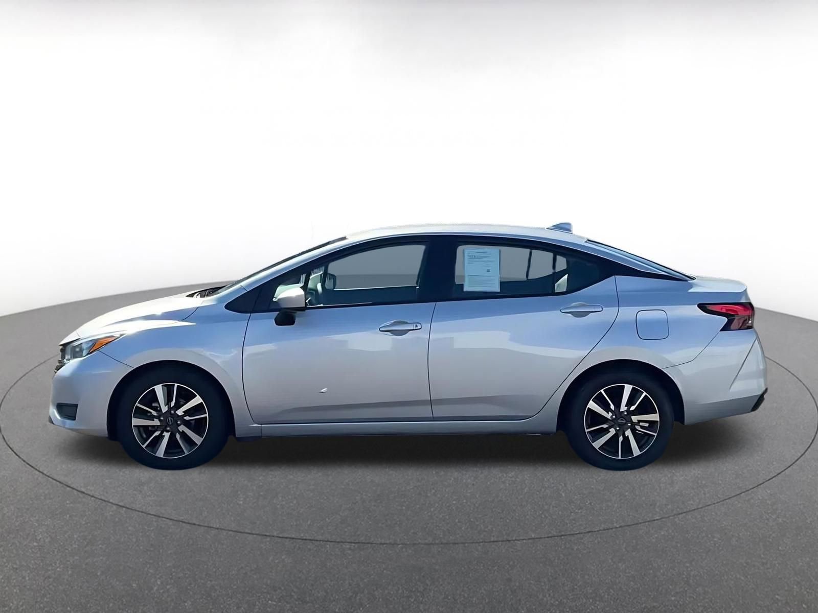 Used 2025 Nissan Versa SV FWD image 9
