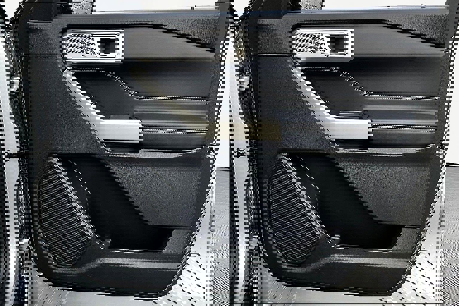 Used 2021 Ford Explorer Limited w/ Equipment Group 301A image 29