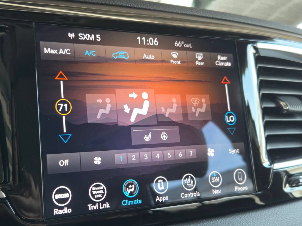 Certified 2018 Chrysler Pacifica Touring-L Plus FWD image 5