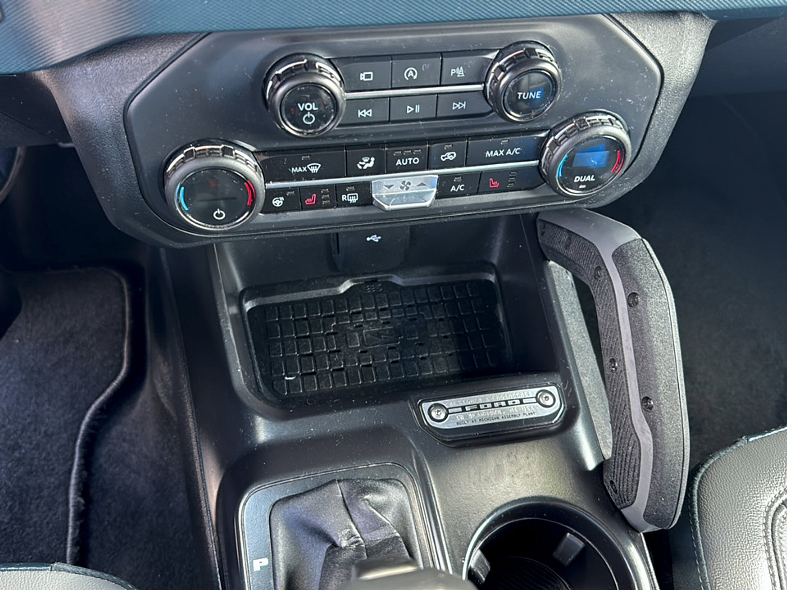 Used 2024 Ford Bronco Outer Banks AWD/4WD image 19