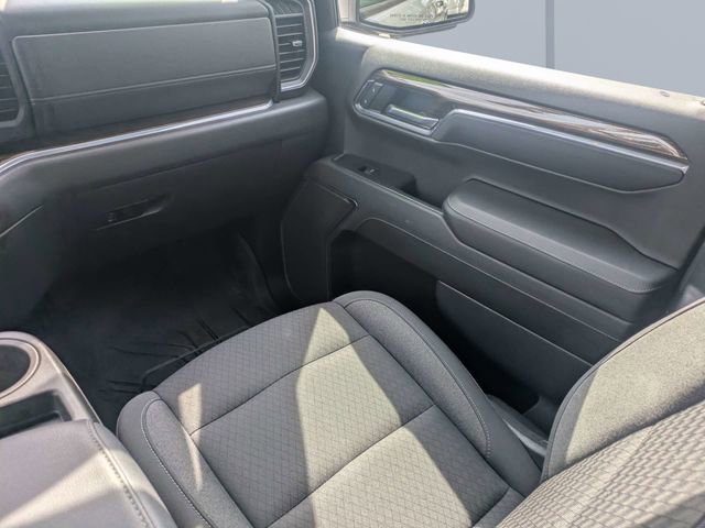 Used 2022 Chevrolet Silverado 1500 LT w/ Safety Package AWD/4WD image 17
