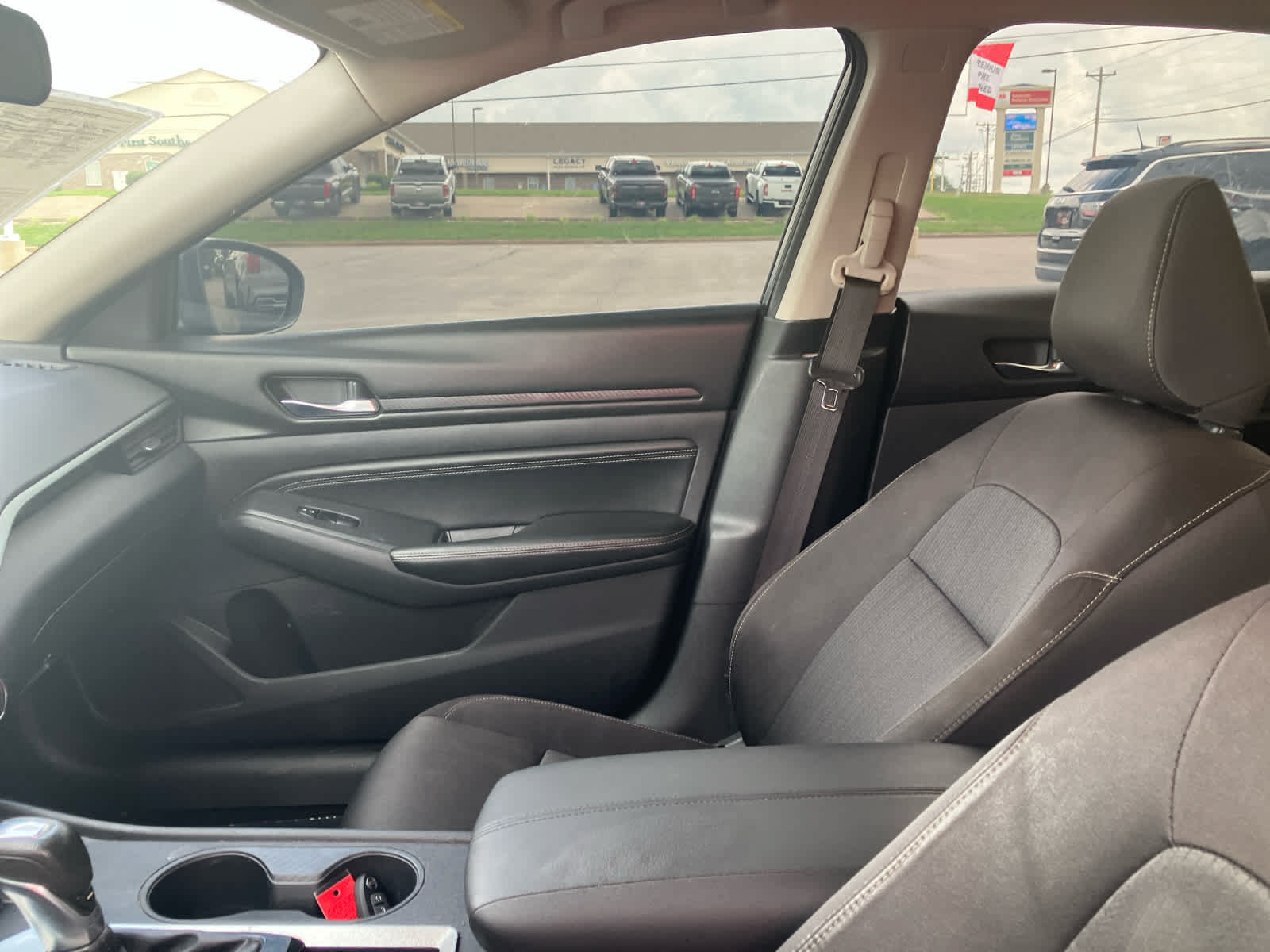 Used 2020 Nissan Altima 2.5 S FWD image 10