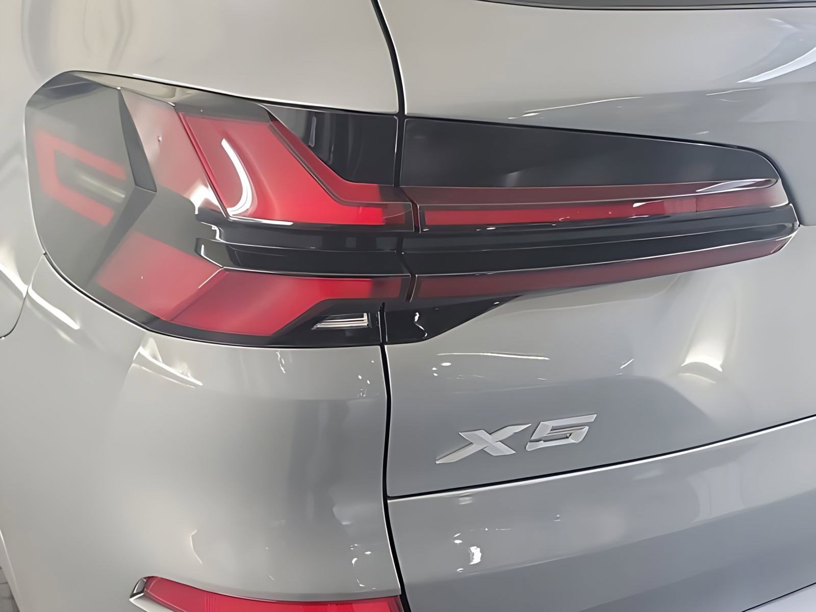 Used 2026 BMW X5 sDrive40i w/ M Sport Package RWD image 23