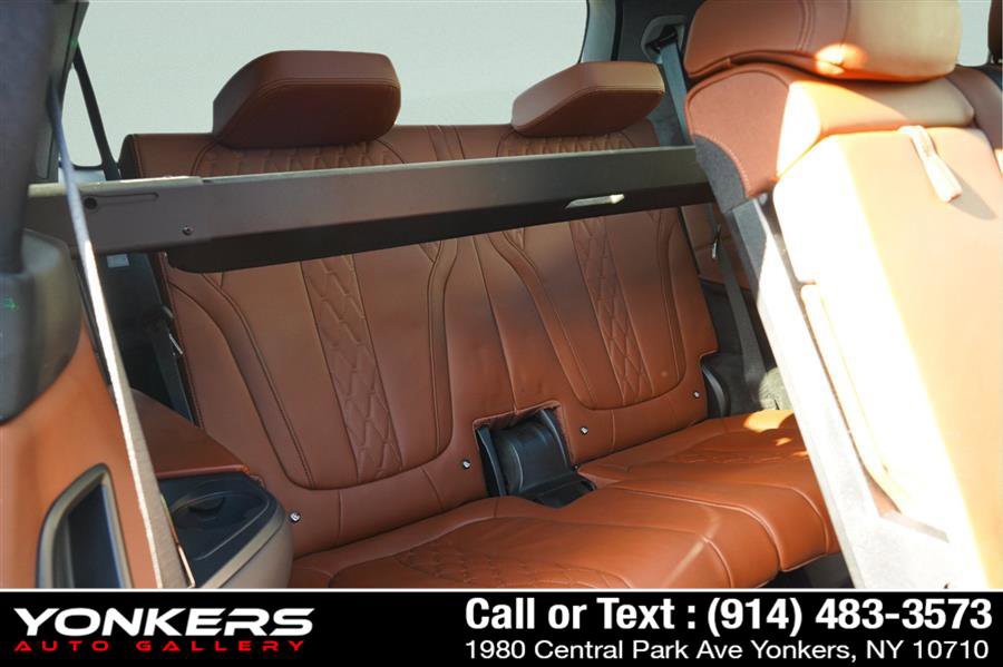 Used 2024 BMW X7 M60i w/ Executive Package image 29