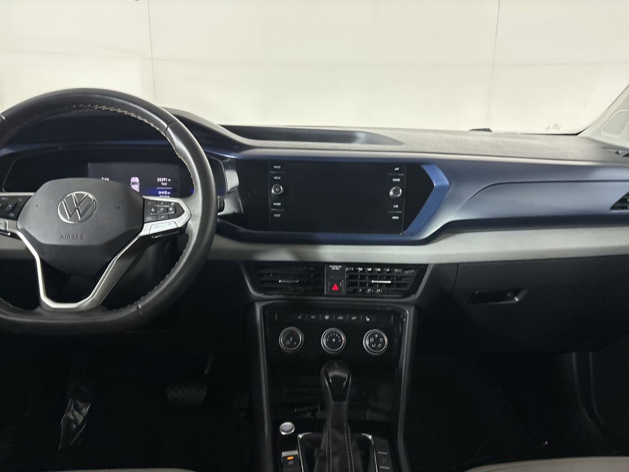 Used 2023 Volkswagen Taos SE w/ Panoramic Sunroof Package image 22