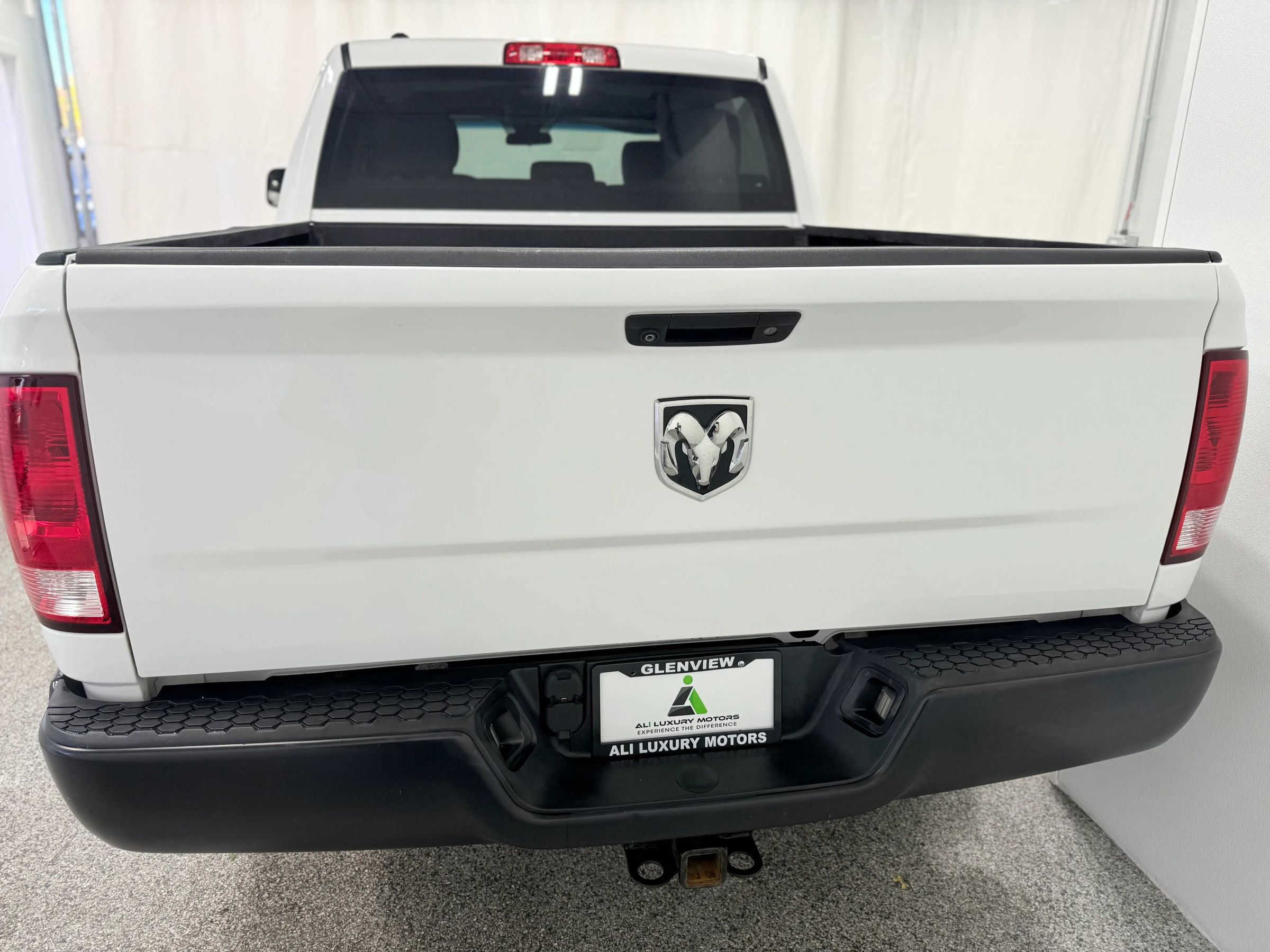 Used 2018 RAM 1500 SLT w/ Protection Group image 7