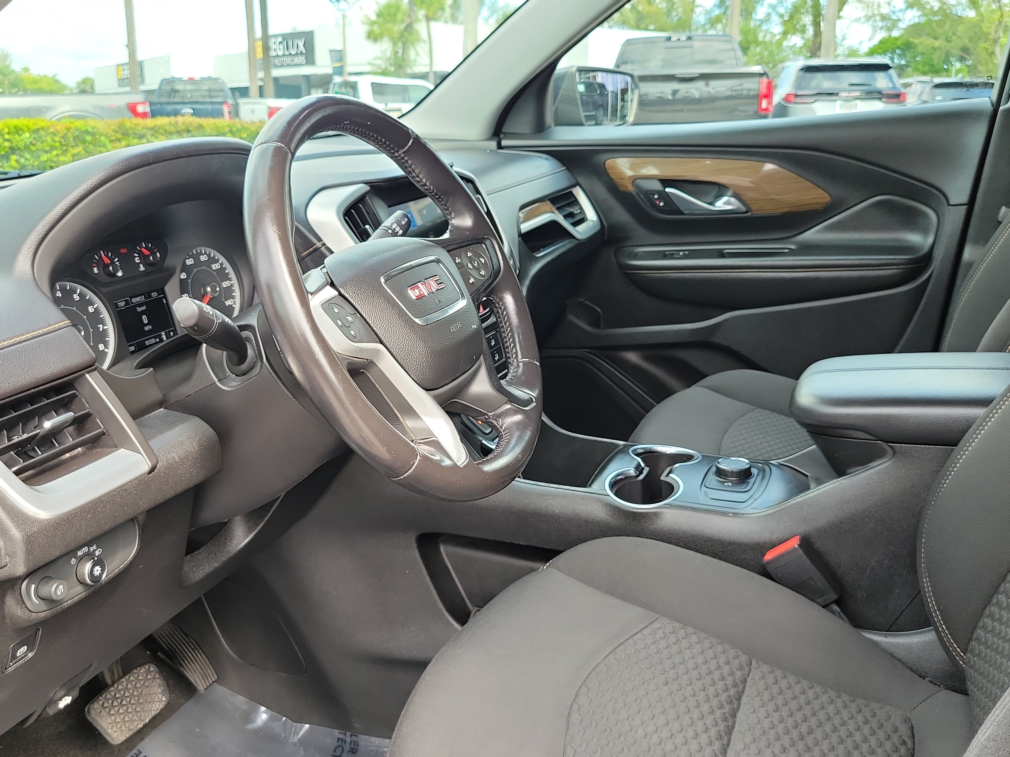 Used 2018 GMC Terrain SLE FWD image 9