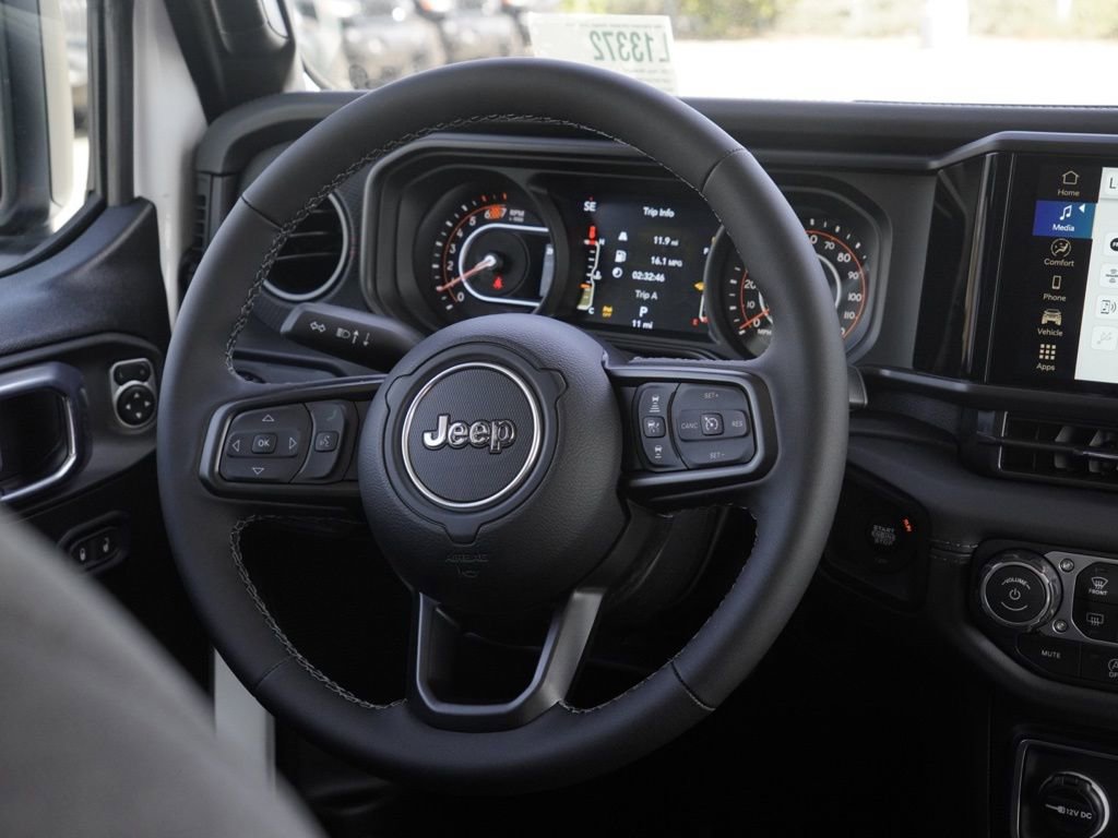 New 2026 Jeep Wrangler Unlimited Rubicon AWD/4WD image 28