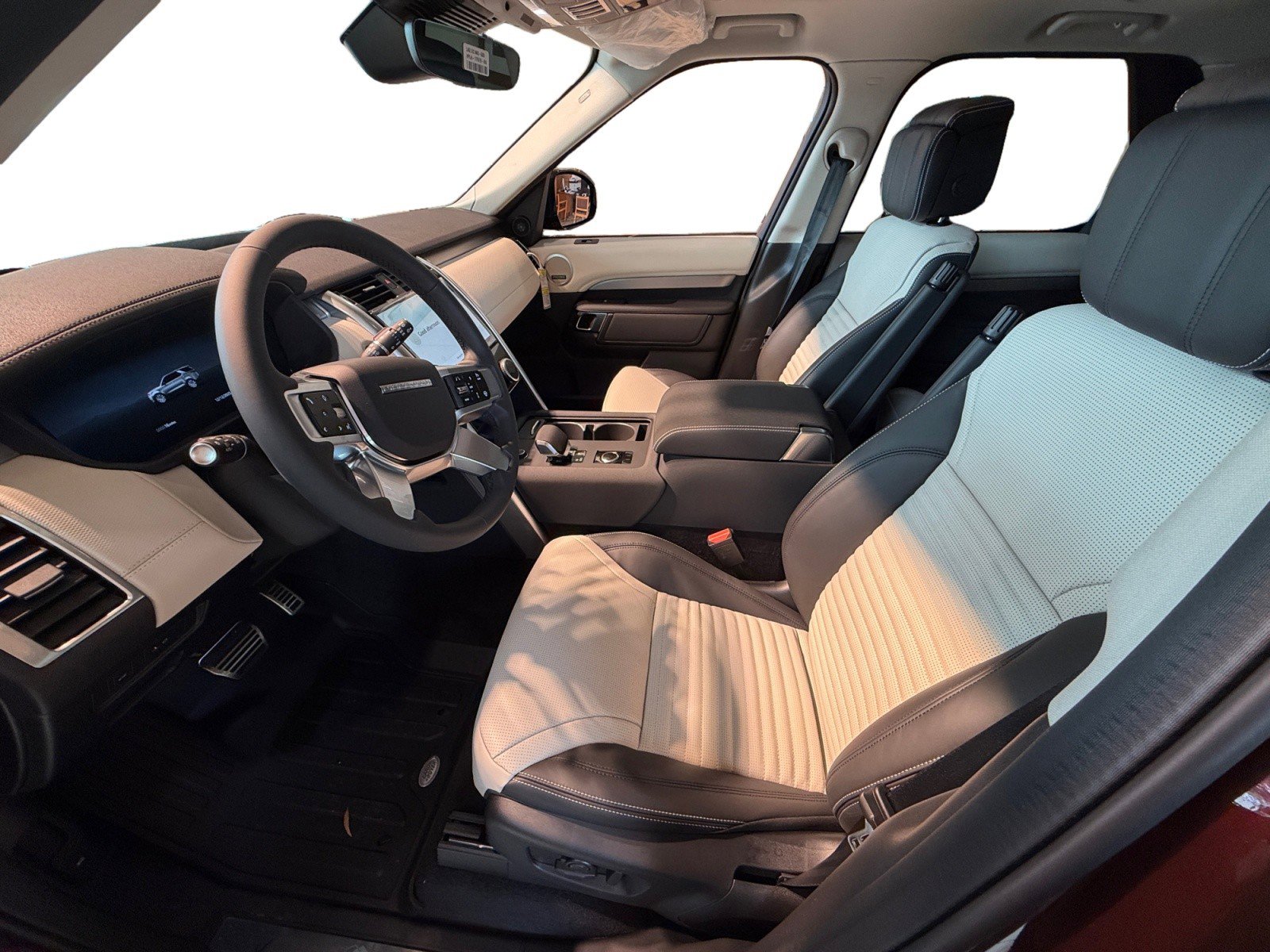 New 2026 Land Rover Discovery Limited Edition image 9