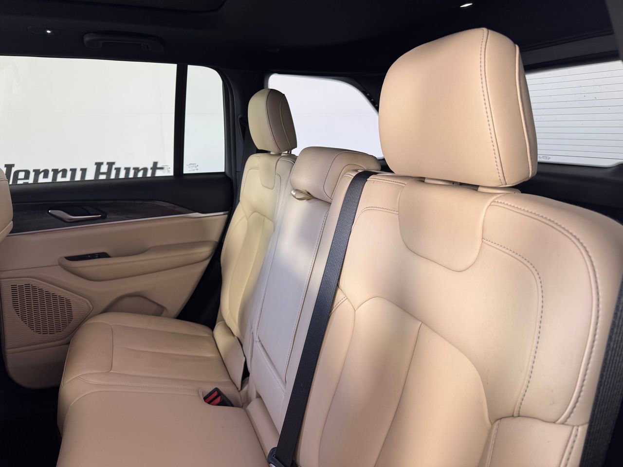 Used 2023 Jeep Grand Cherokee Limited w/ Trailer Tow Prep Group (B) image 4