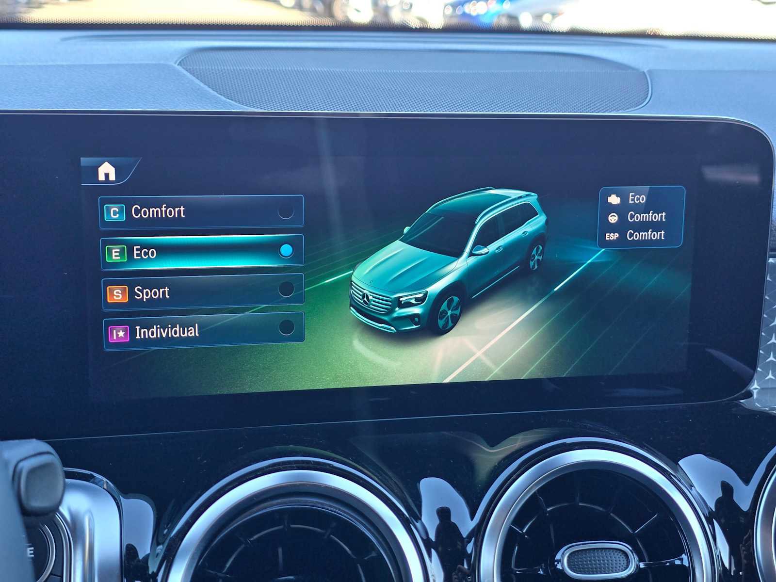 Used 2026 Mercedes-Benz GLB 250 image 31