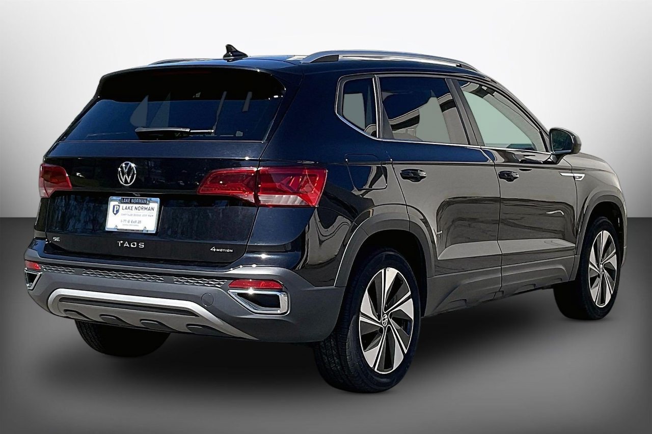 Used 2024 Volkswagen Taos SE AWD/4WD image 8