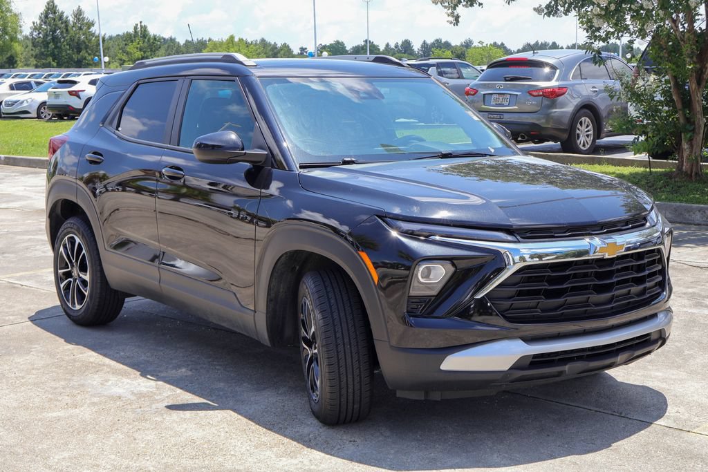 Used 2025 Chevrolet TrailBlazer LT AWD/4WD image 23