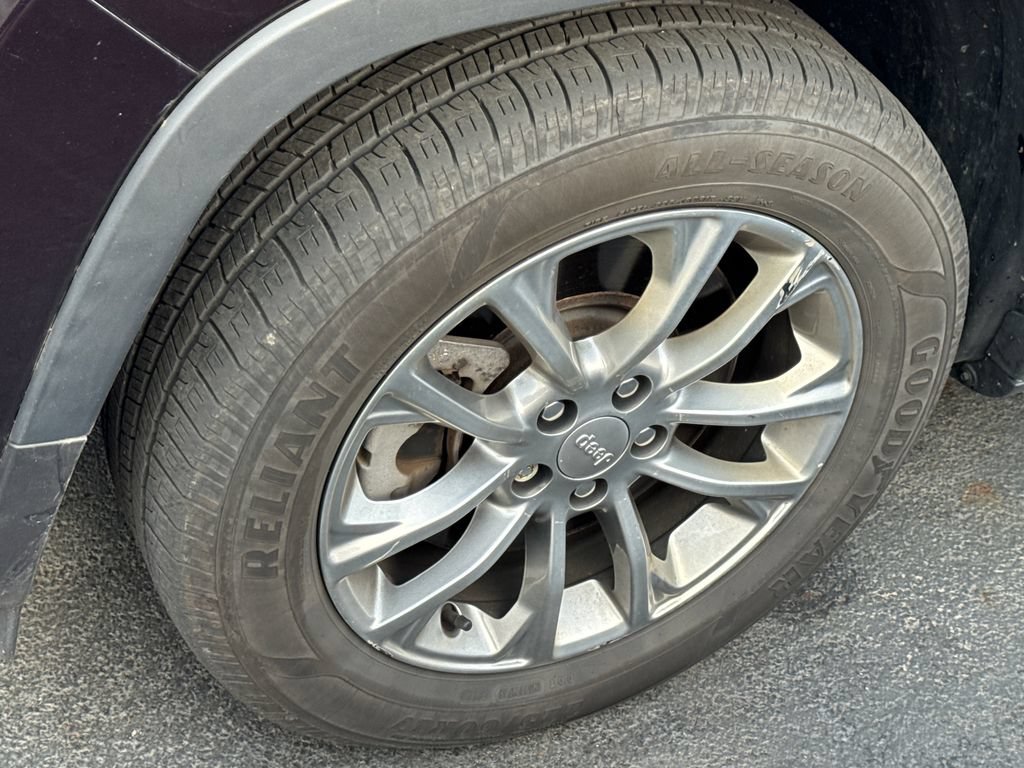 Used 2021 Jeep Cherokee Latitude Plus FWD image 9