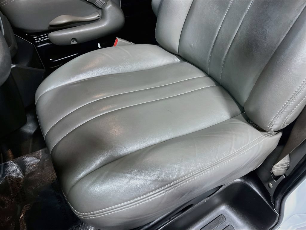 Used 2025 GMC Savana 3500 Extended w/ Driver Convenience Package RWD image 19