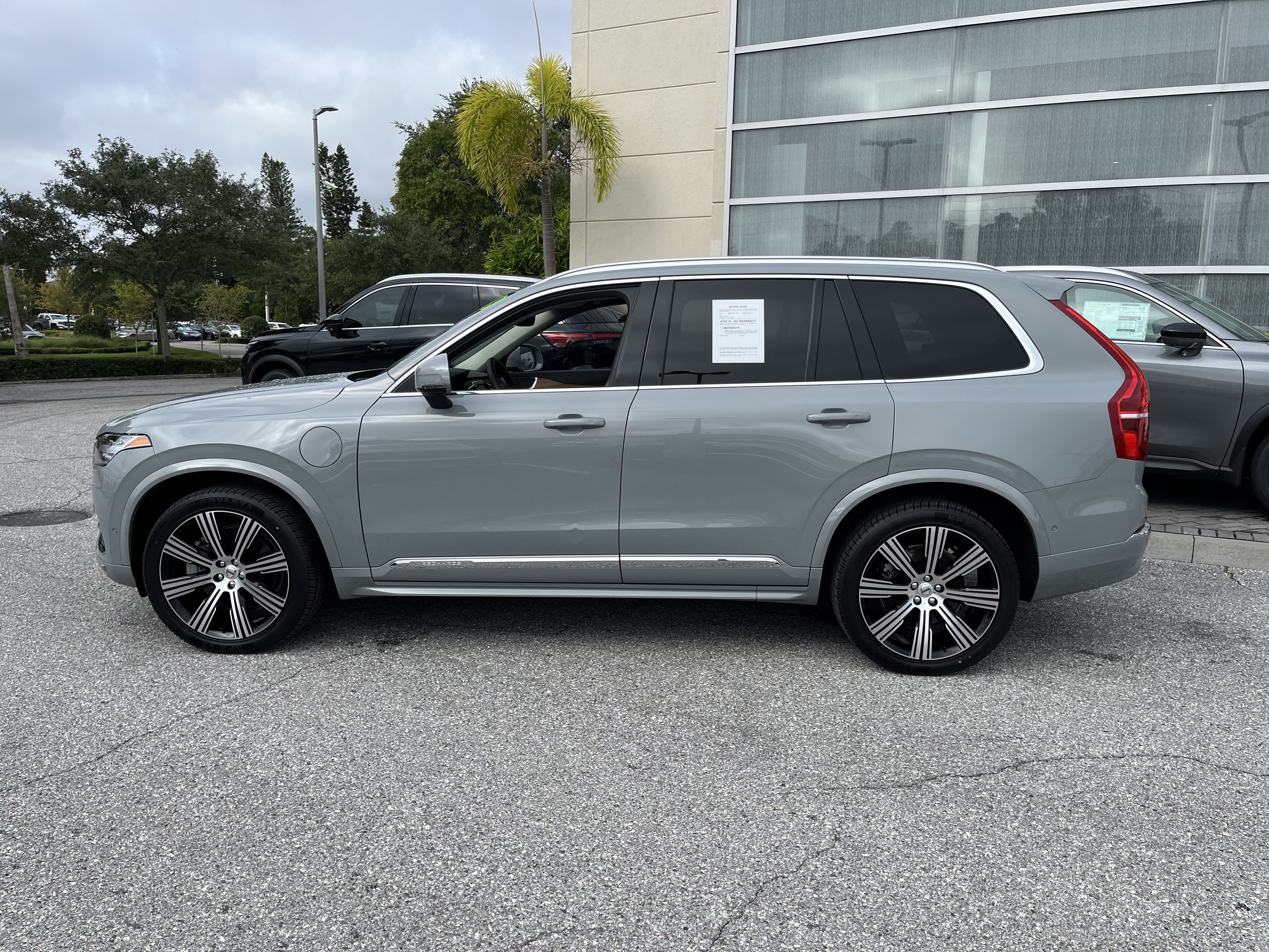 Used 2024 Volvo XC90 T8 Plus w/ Protection Package Premier AWD/4WD image 6