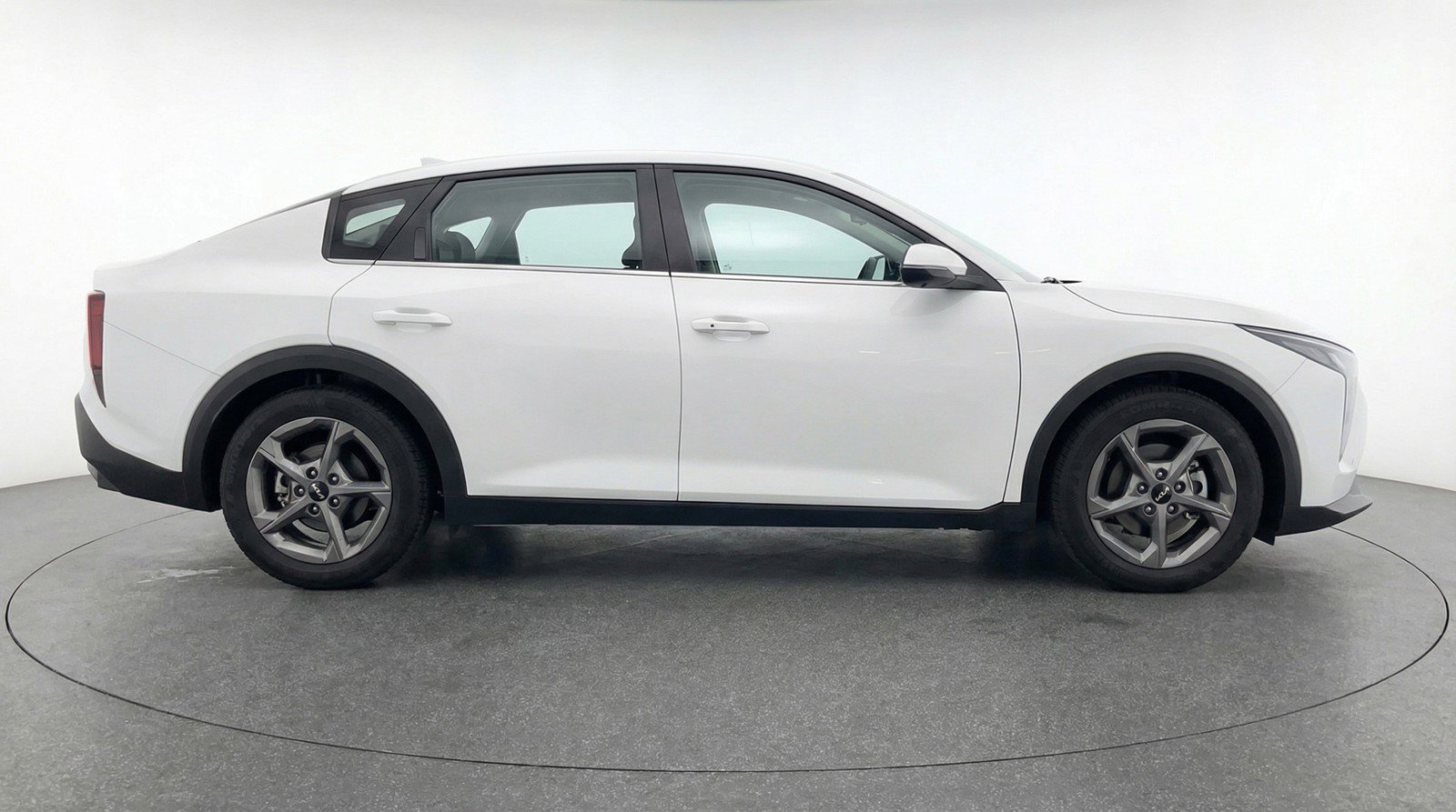 Used 2025 Kia K4 LXS image 11