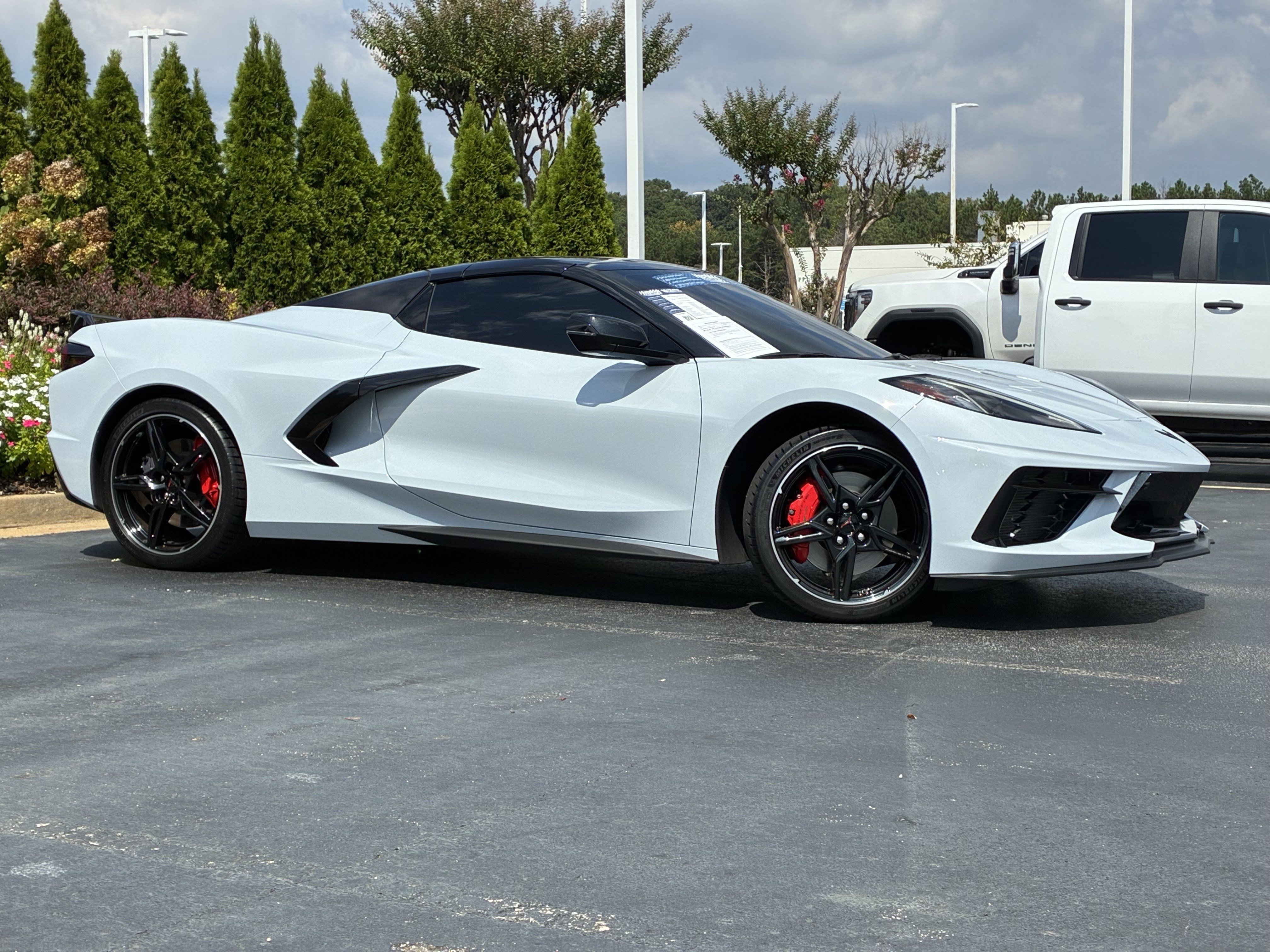 Used 2021 Chevrolet Corvette Stingray Premium Conv w/ Z51 Performance Package RWD image 3