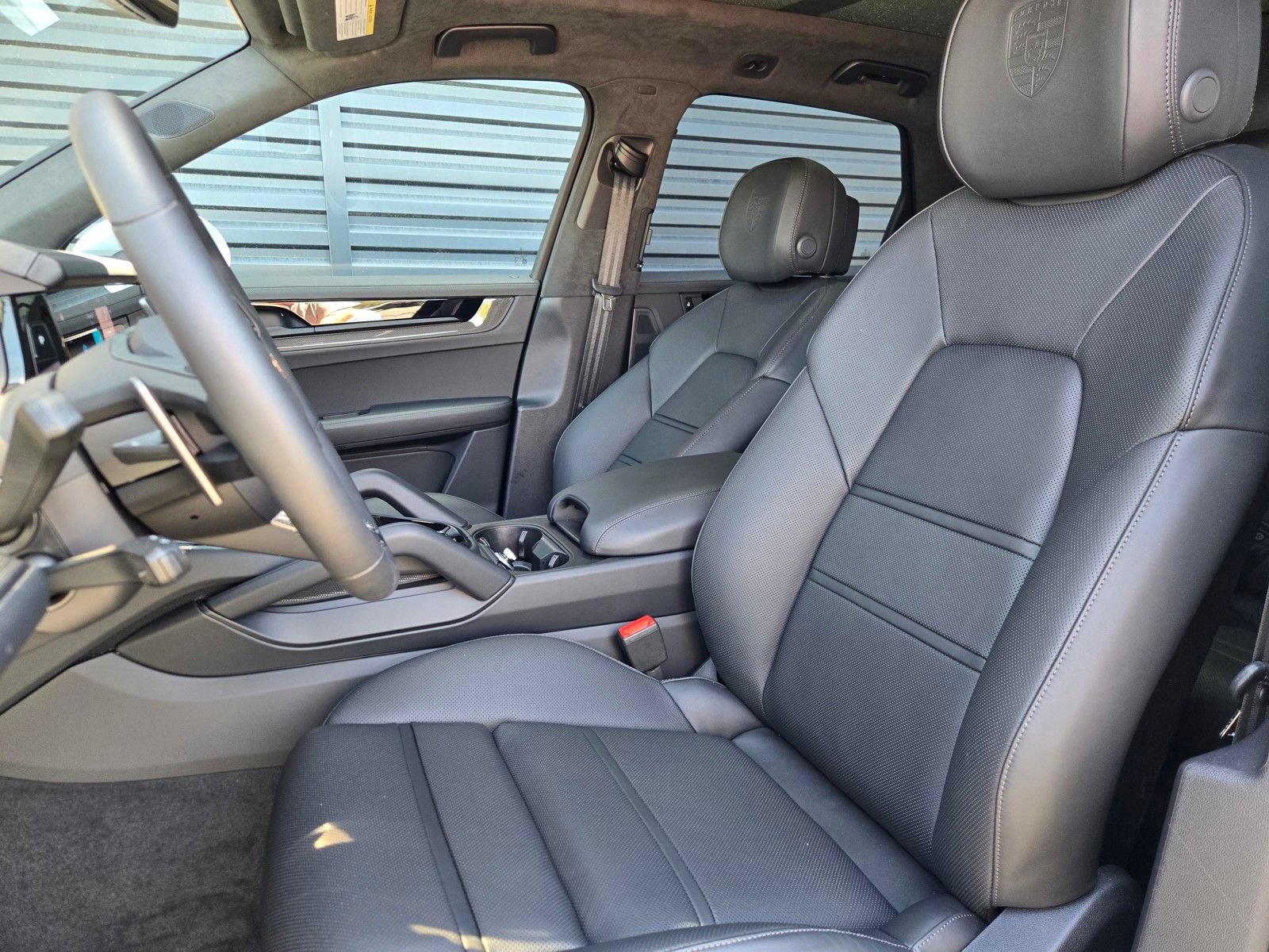 Certified 2026 Porsche Cayenne GTS AWD/4WD image 5