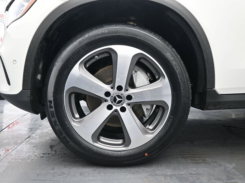 Used 2022 Mercedes-Benz GLC 300 4MATIC image 13