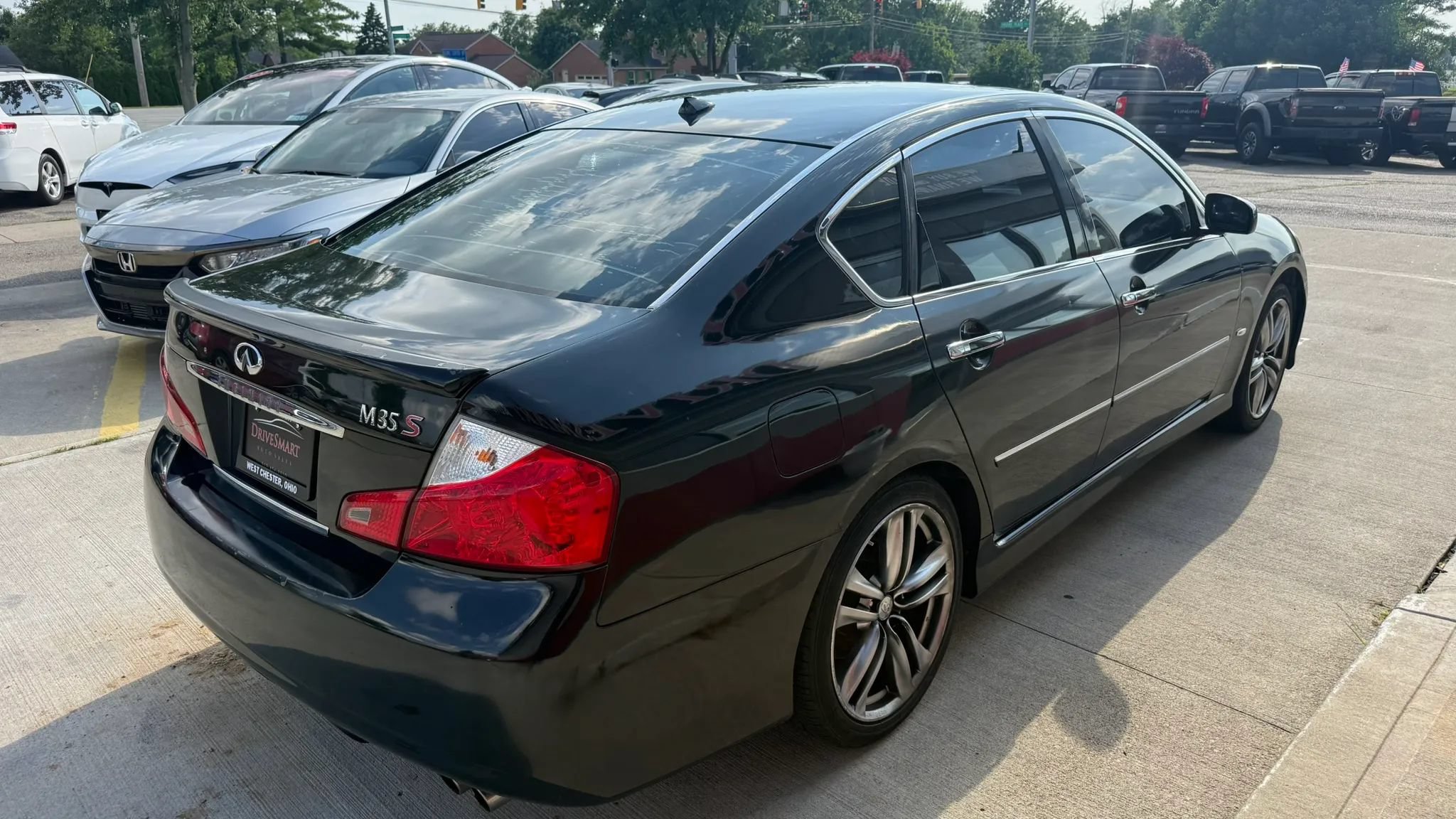 Used 2008 INFINITI M35 w/ Technology Pkg RWD image 3