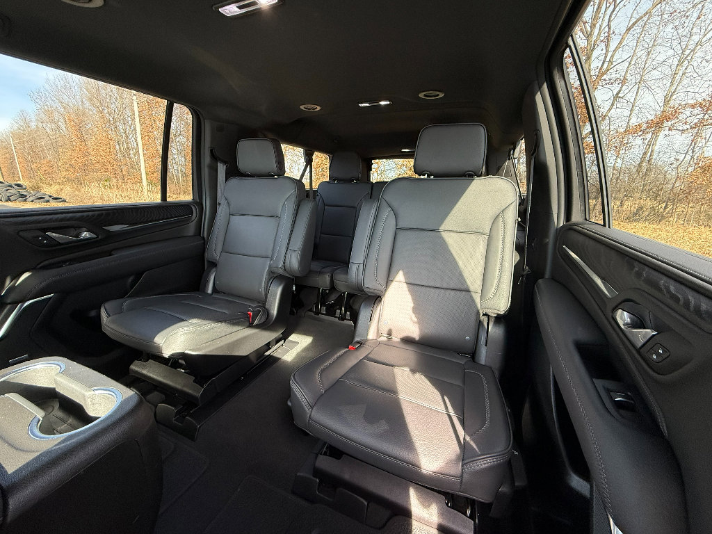 Used 2024 GMC Yukon XL Denali image 24