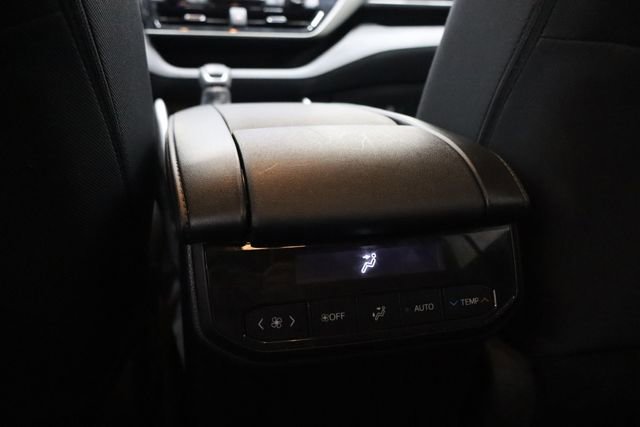 Used 2024 Toyota Highlander LE image 37