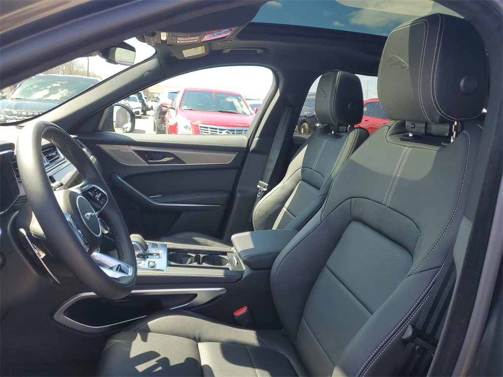 New 2025 Jaguar F-PACE R-Dynamic S image 11