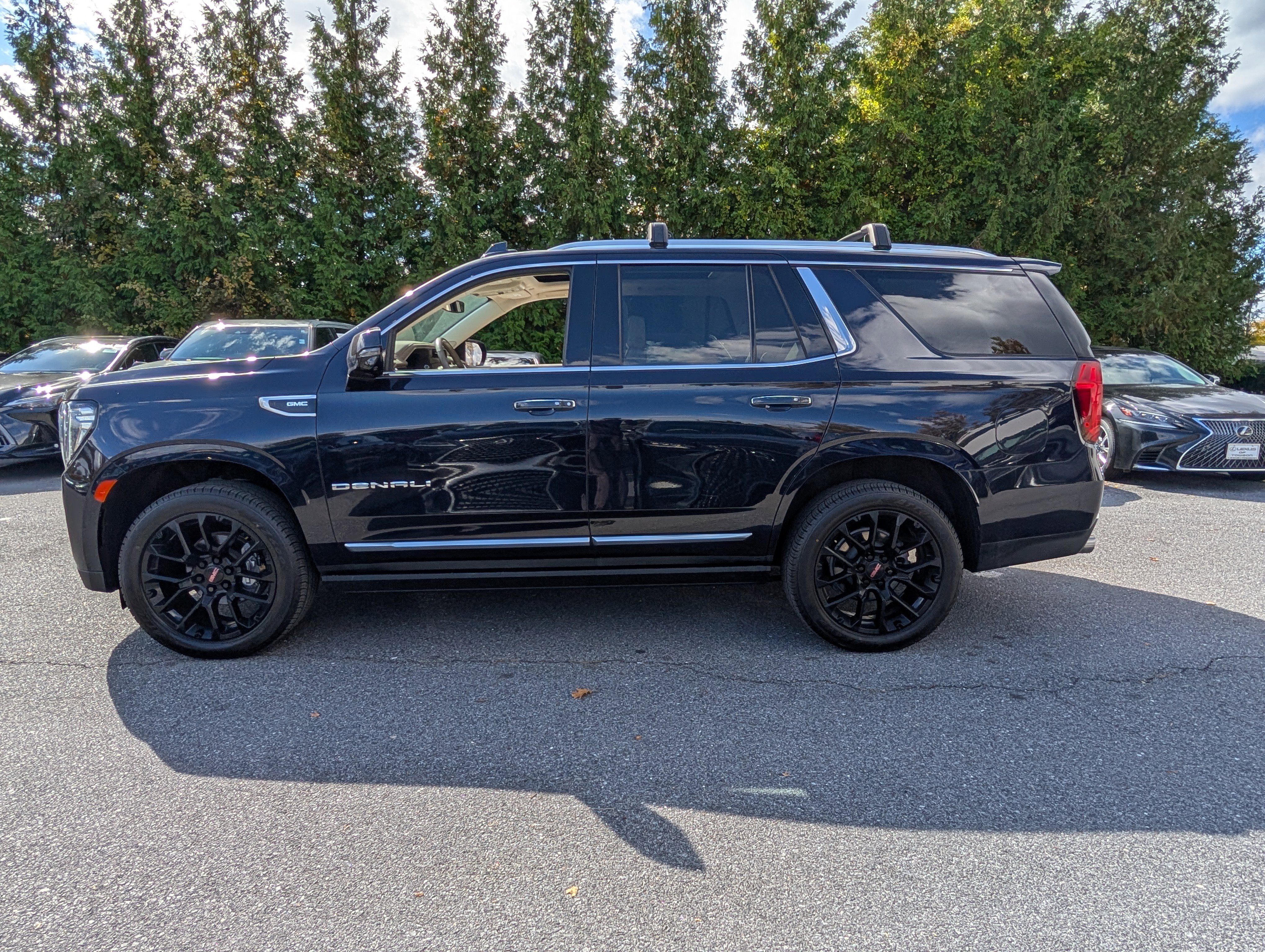 Used 2022 GMC Yukon Denali w/ Max Trailering Package image 6