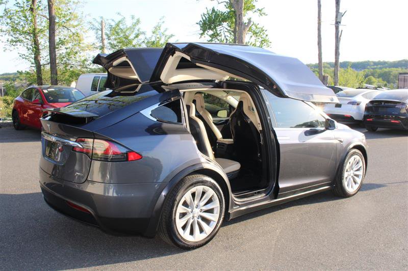Used 2016 Tesla Model X 75D AWD/4WD image 9