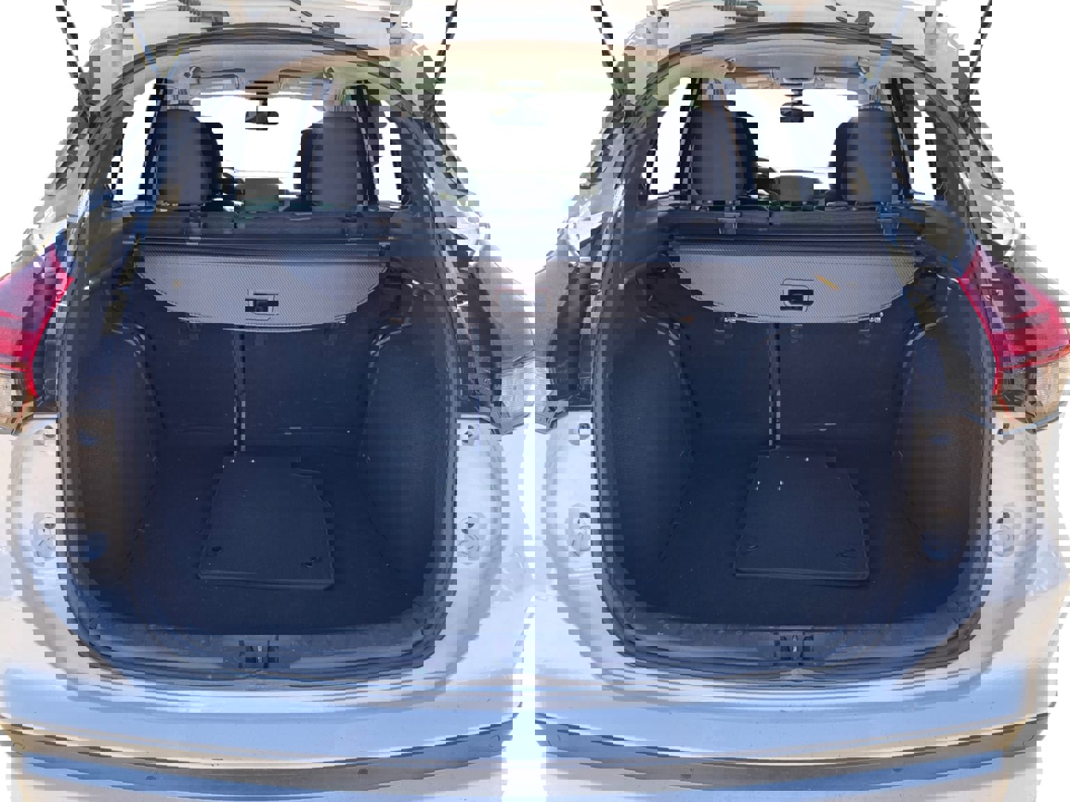 Used 2023 Nissan Kicks S image 19