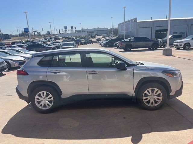 Used 2025 Toyota Corolla Cross L image 6