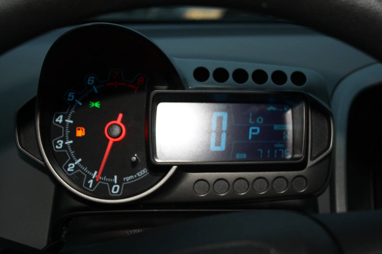 Used 2016 Chevrolet Sonic LT image 9