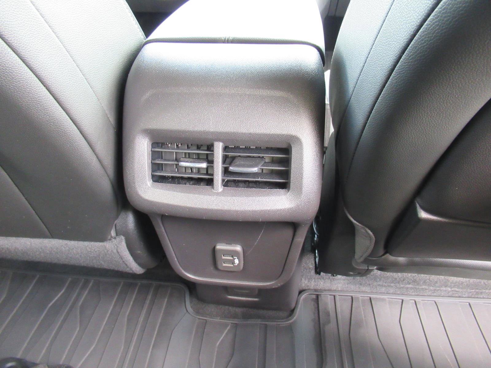 Used 2024 GMC Terrain SLT w/ Infotainment Package II AWD/4WD image 33