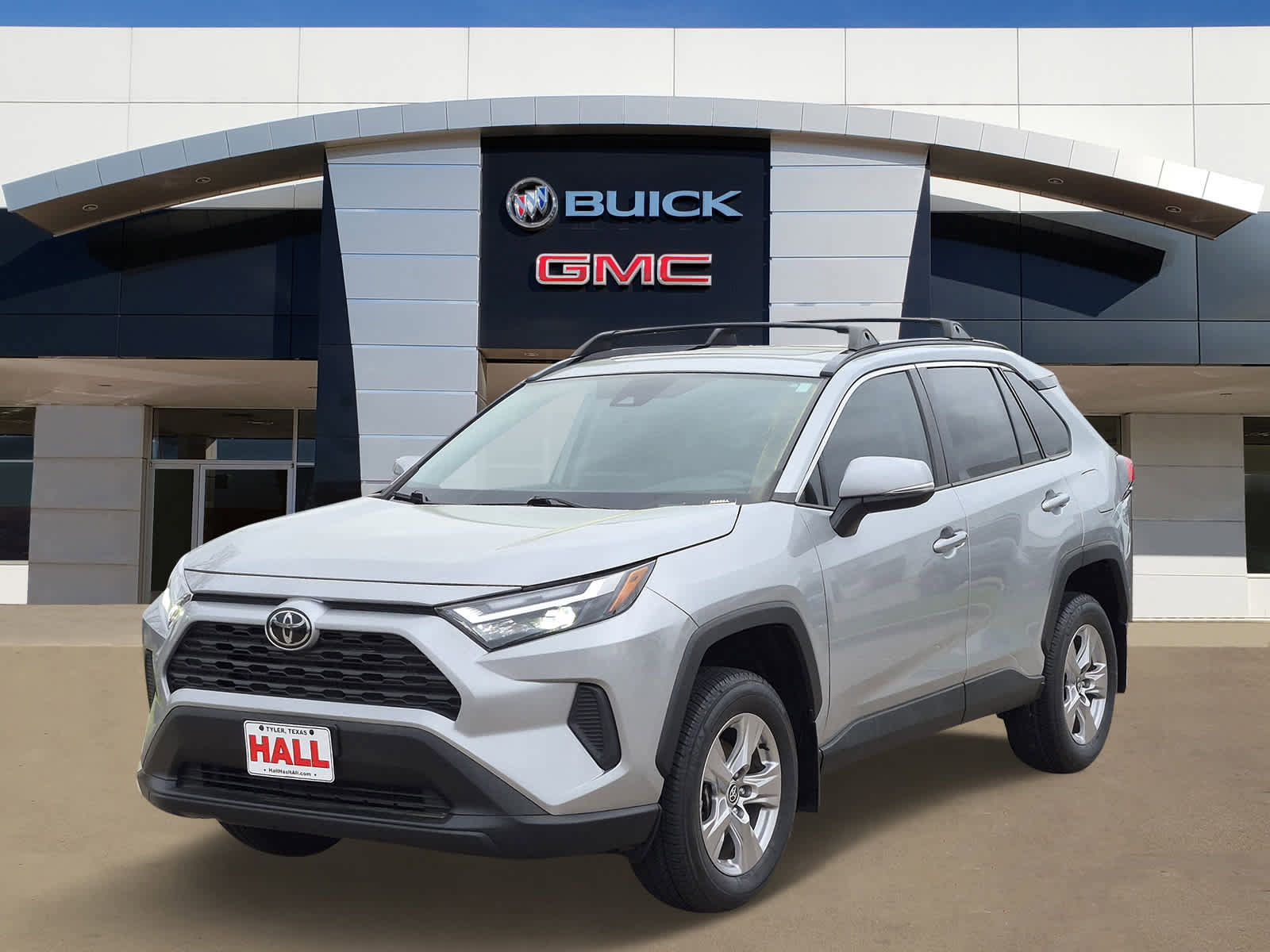 Used 2023 Toyota RAV4 XLE w/ Convenience Package image 3