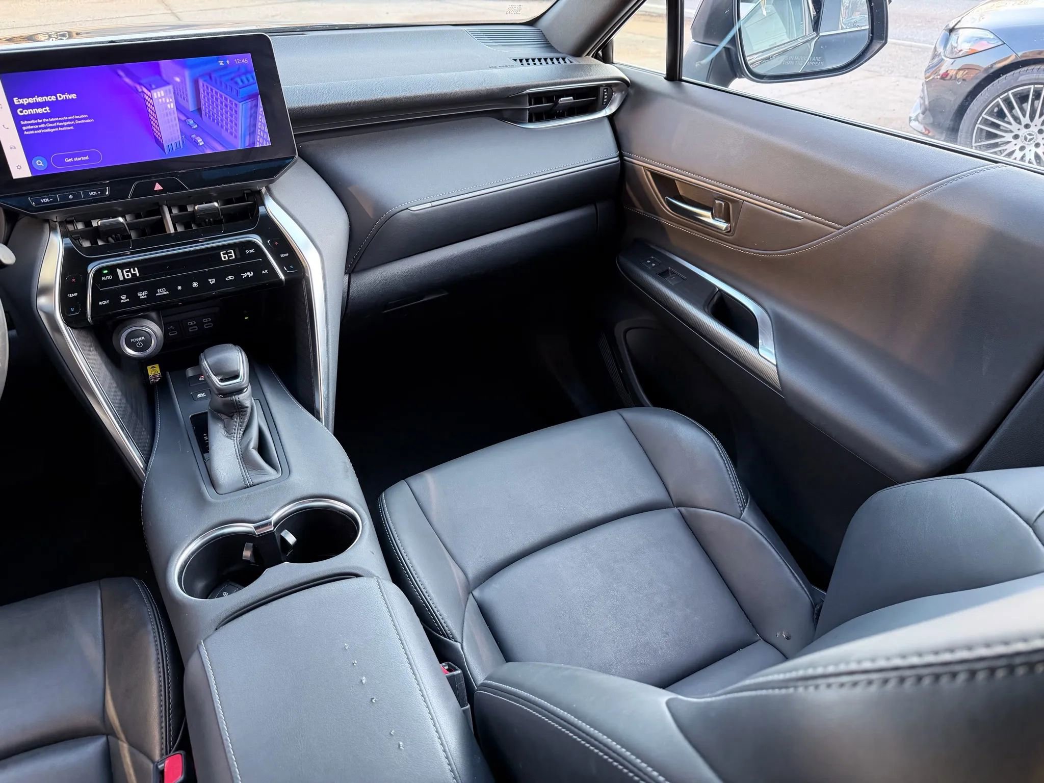 Used 2023 Toyota Venza XLE AWD/4WD image 12