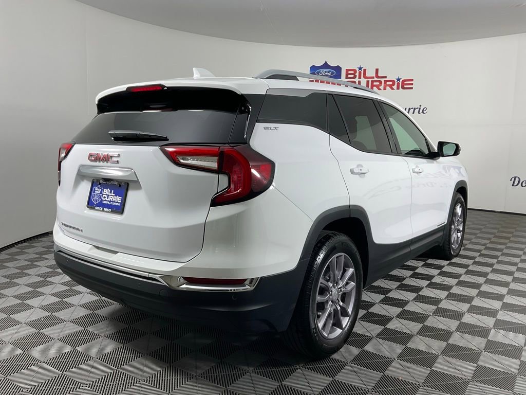 Used 2023 GMC Terrain SLT w/ Tech Package FWD image 3