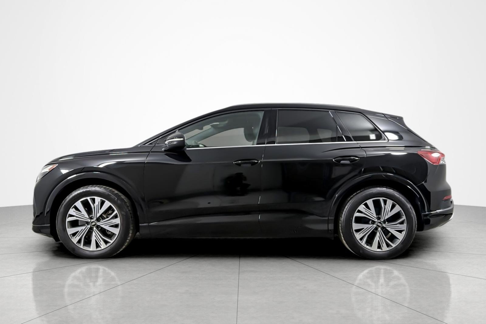 Certified 2023 Audi Q4 e-tron Premium w/ Premium Plus RWD video 2