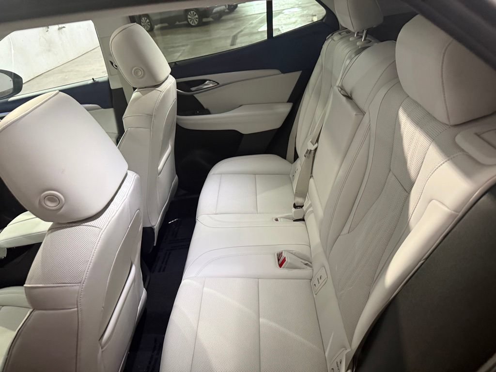 Used 2024 Buick Envision Avenir AWD/4WD image 28