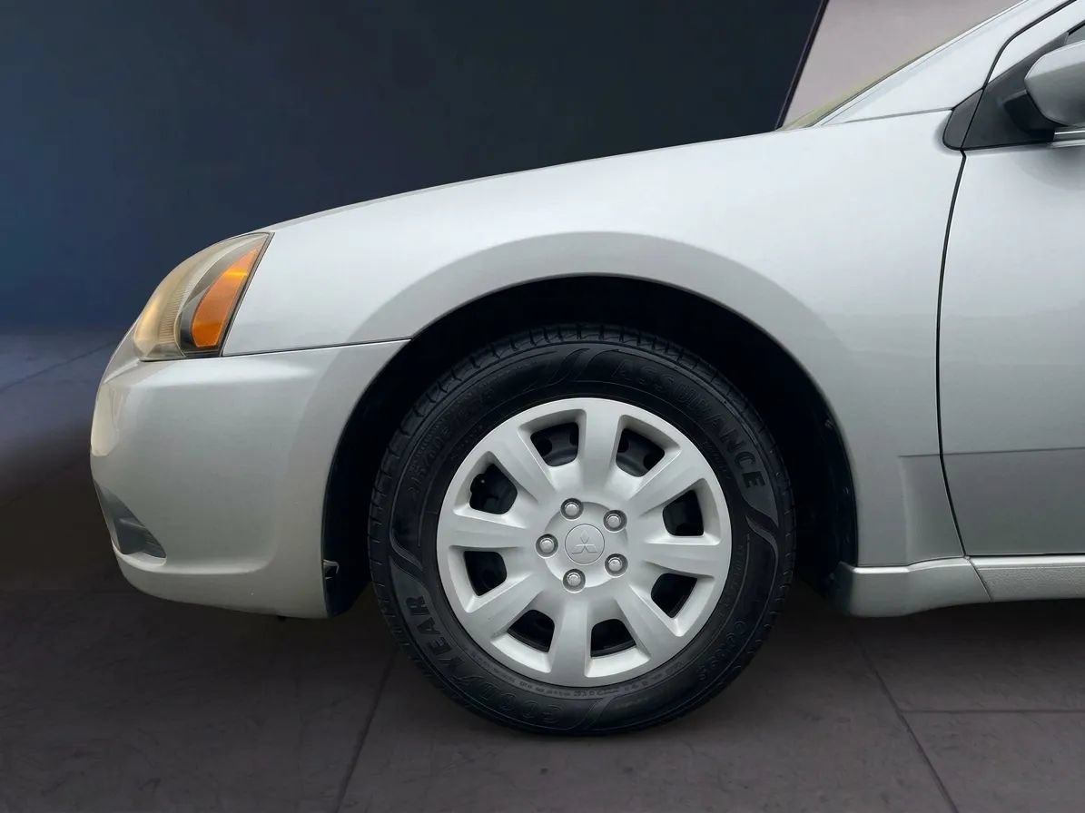 Used 2011 Mitsubishi Galant ES FWD image 9