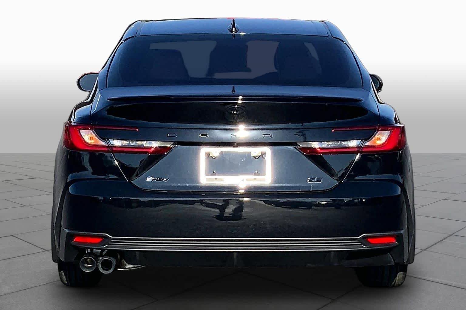 Used 2025 Toyota Camry SE FWD image 5