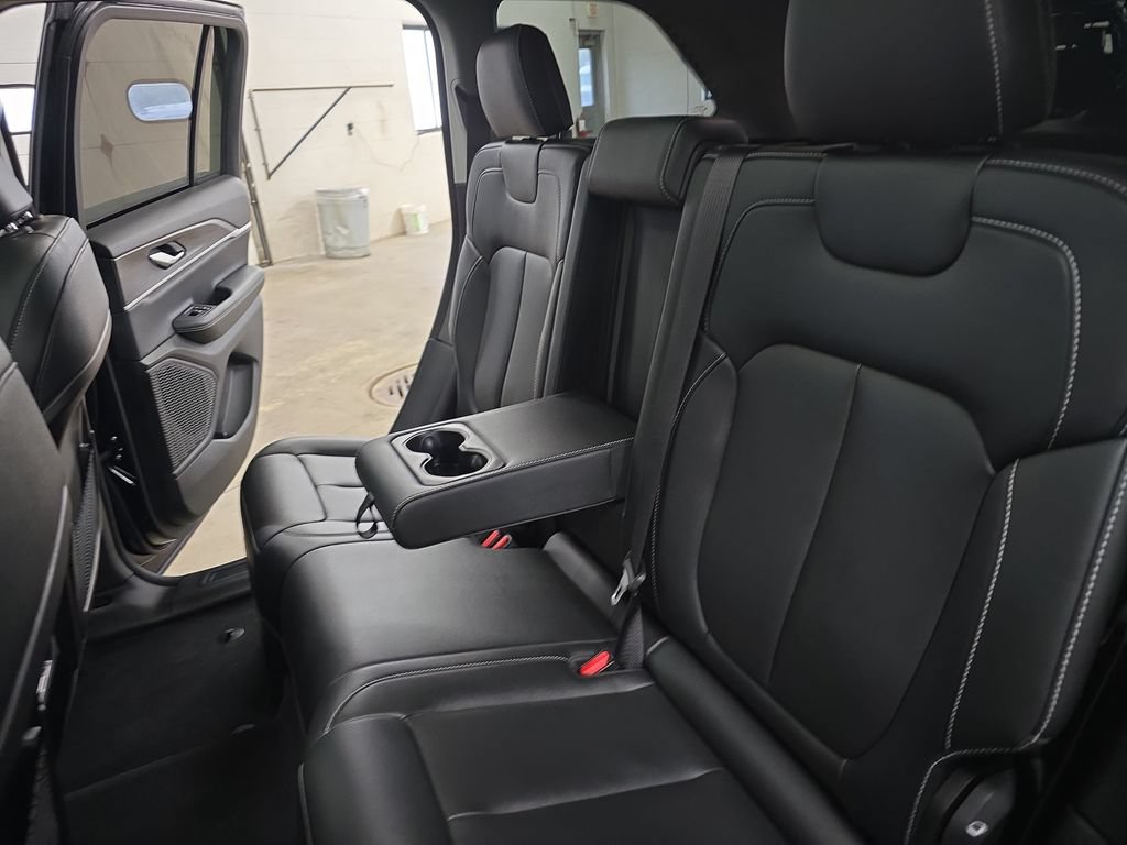 Certified 2023 Jeep Grand Cherokee Limited AWD/4WD image 14