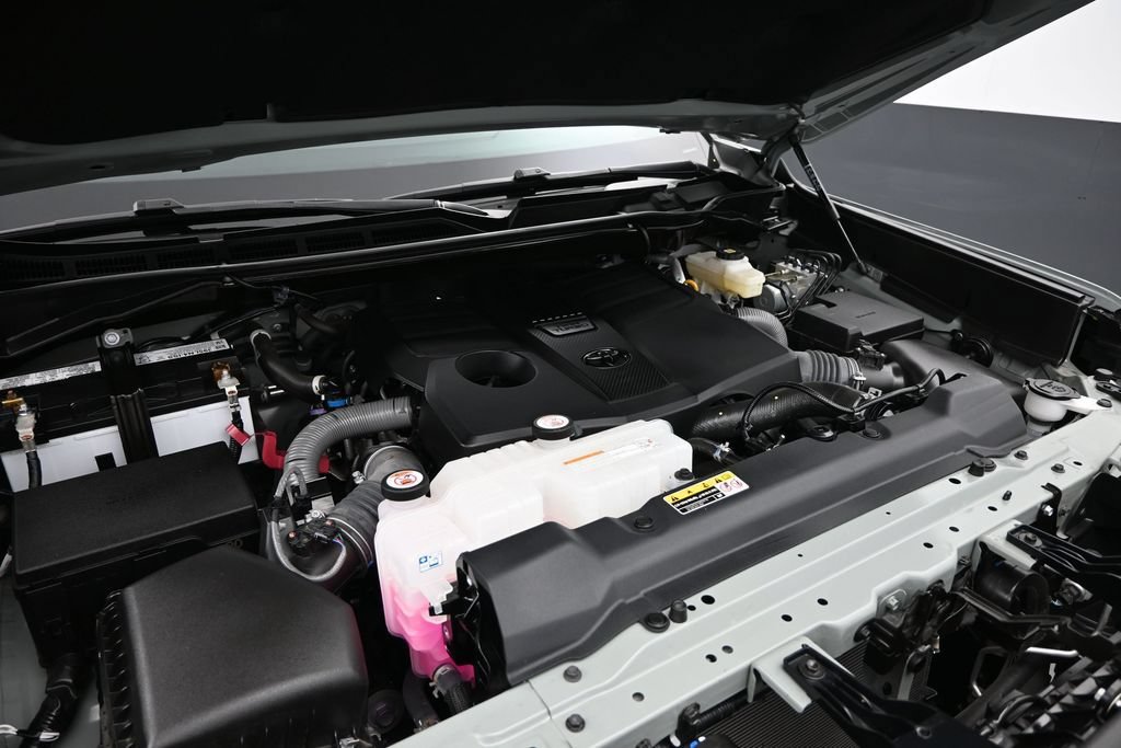 Used 2024 Toyota Tundra SR5 AWD/4WD image 5